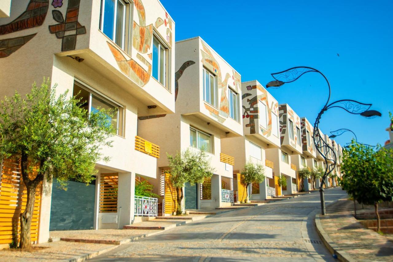 Arka Art Hotel Tirana Bagian luar foto Residential neighborhood in the city of Murcia