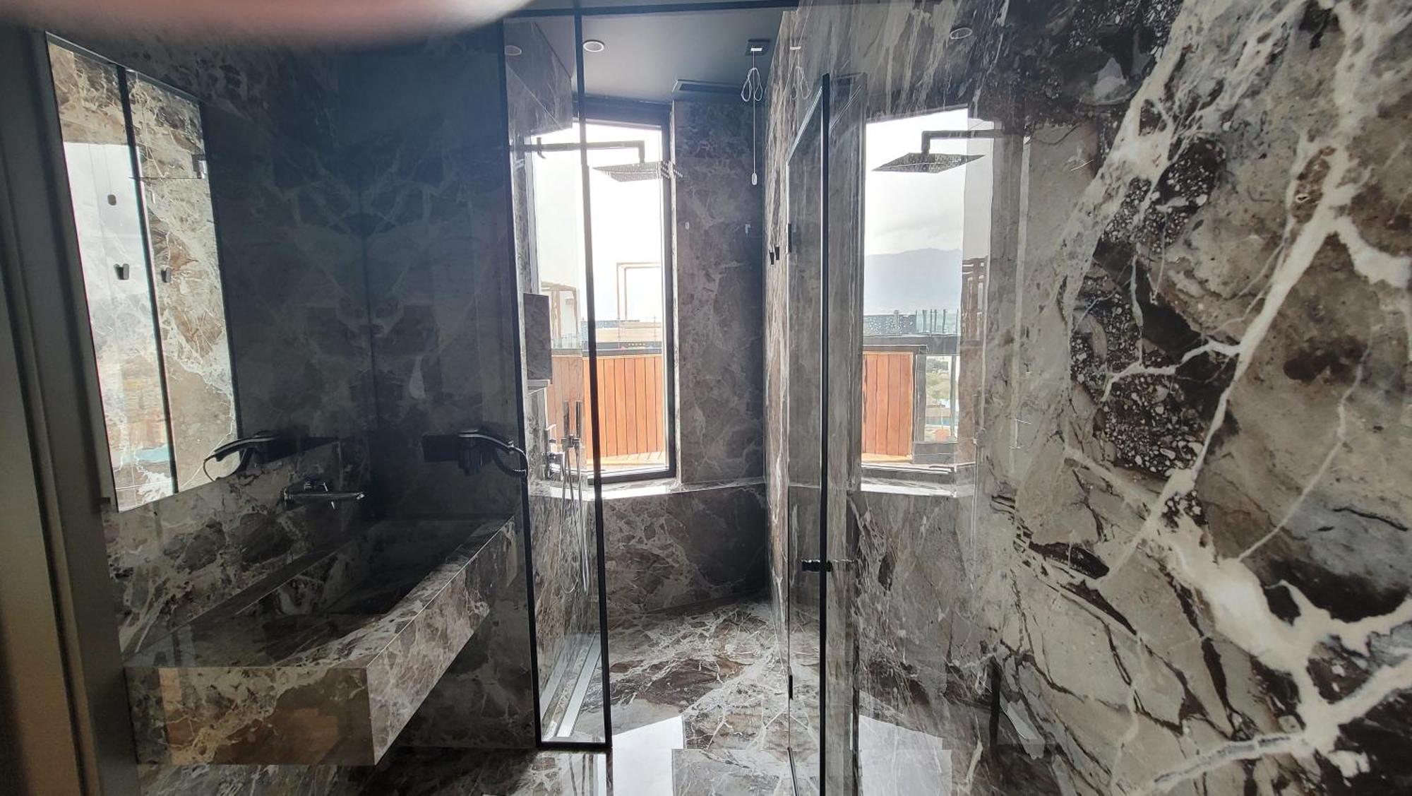 Arka Art Hotel Tirana Bagian luar foto
