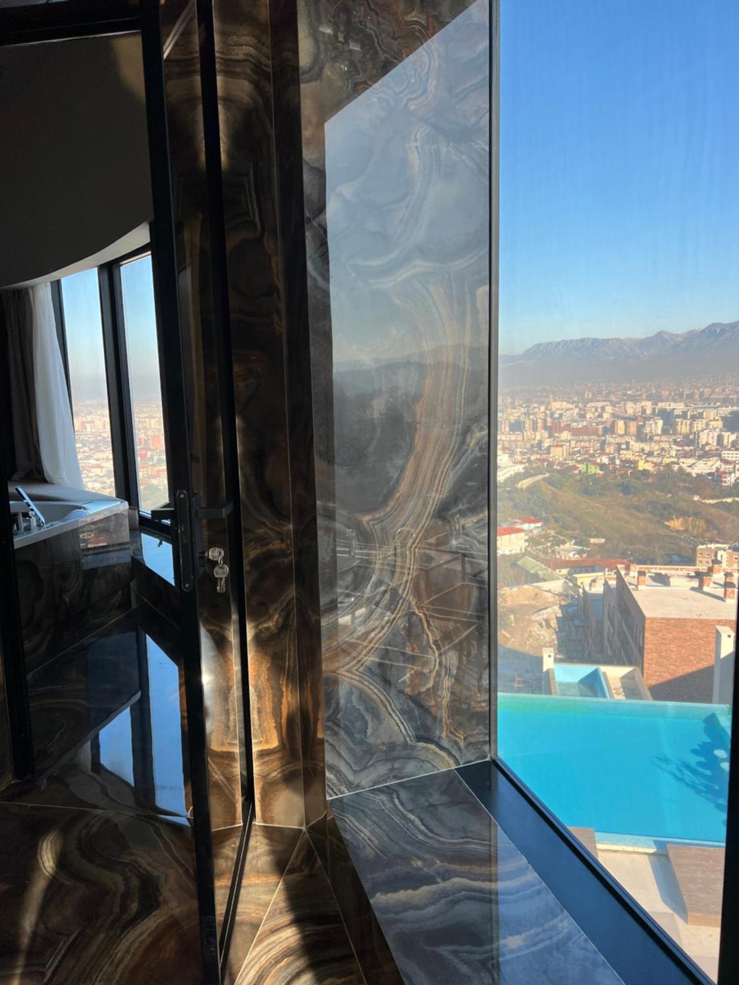 Arka Art Hotel Tirana Bagian luar foto View from the 100th floor