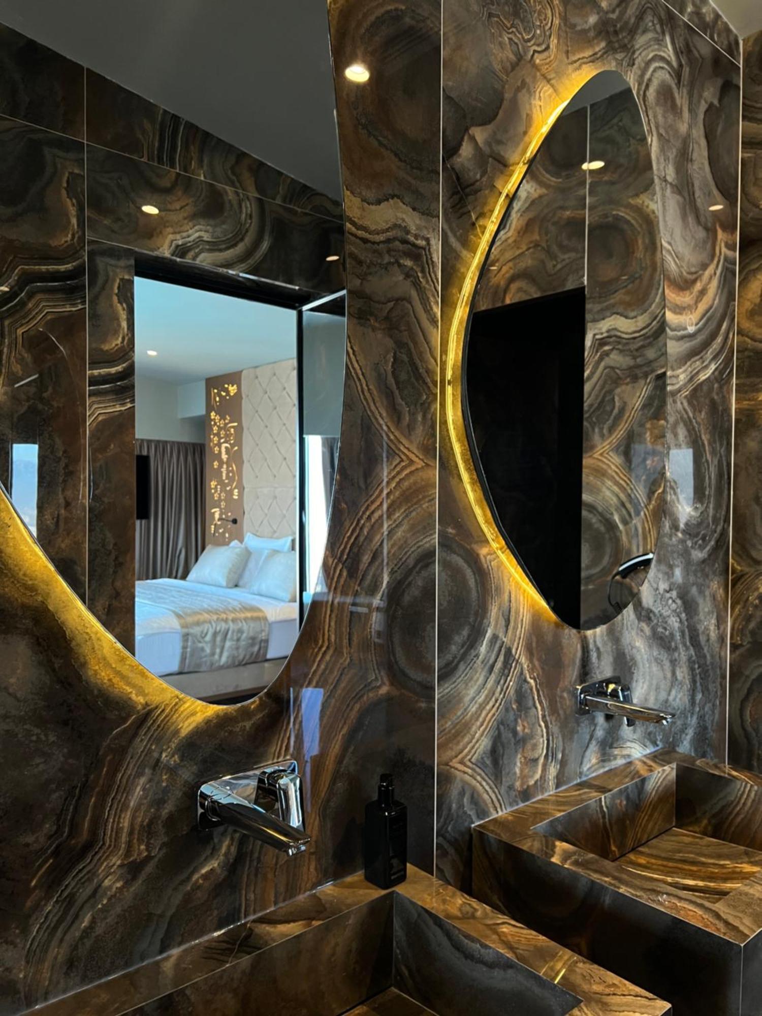Arka Art Hotel Tirana Bagian luar foto Bathroom