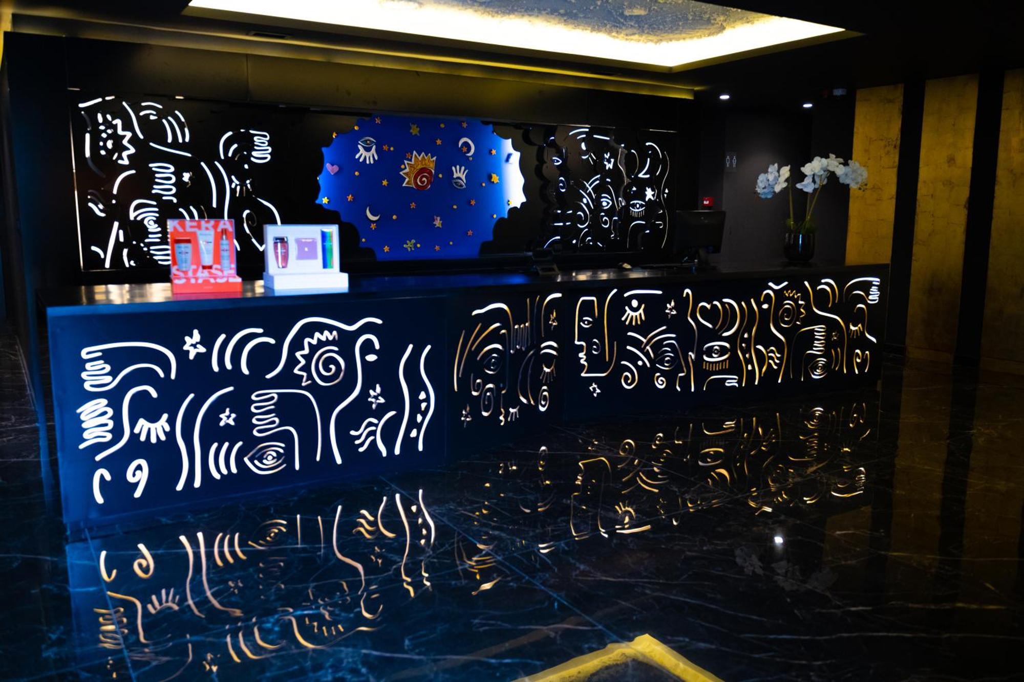 Arka Art Hotel Tirana Bagian luar foto The lobby of the hotel
